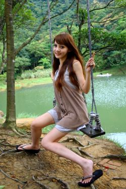 什么都没有穿的美女