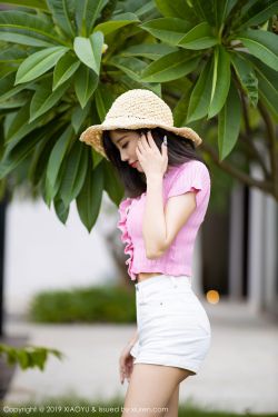 什么都没有穿的美女