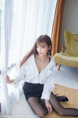 什么都没有穿的美女